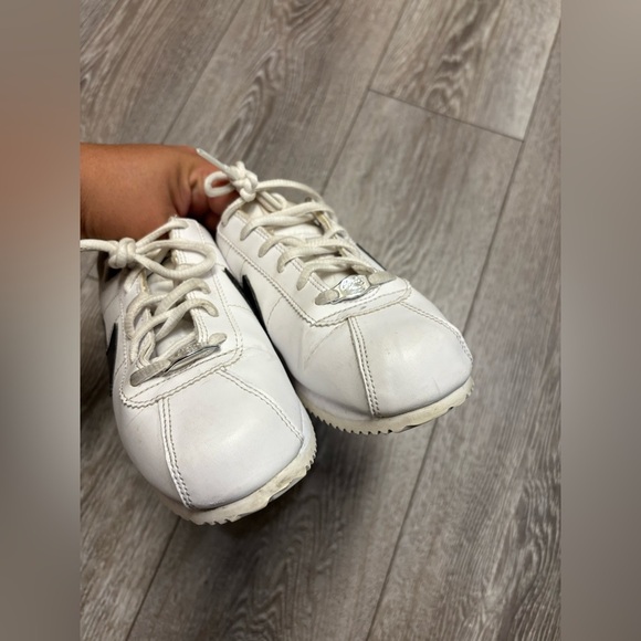 Nike Cortez black and white shoes - Picture 11 of 11